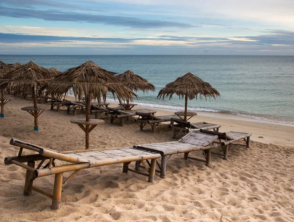 Beach  and tropical sea — Stock Photo, Image