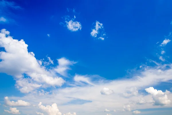 Céu azul fundo — Fotografia de Stock