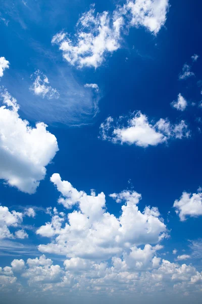 Kék ég háttér — Stock Fotó
