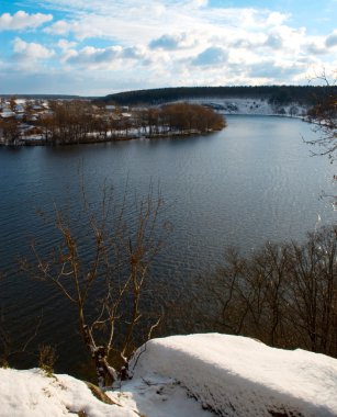 Bulutlar Nehri üzerinde acele