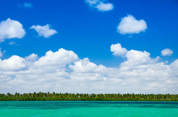 Wunderschönes tropisches Meer — Stockfoto