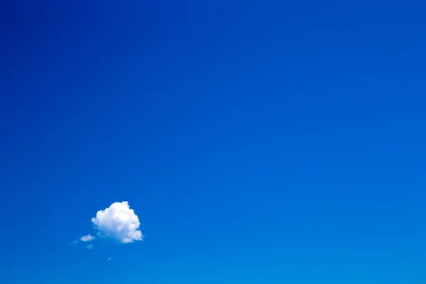 Himmel Hintergrund mit Wolken — Stockfoto