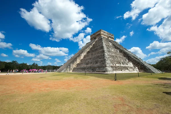 Pirâmide de Kukulkan no México — Fotografia de Stock