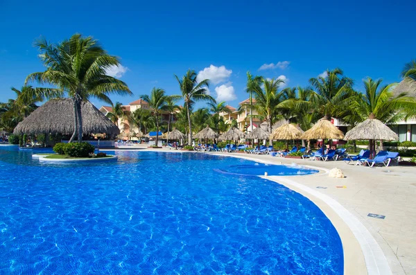 Piscina en el hotel — Foto de Stock