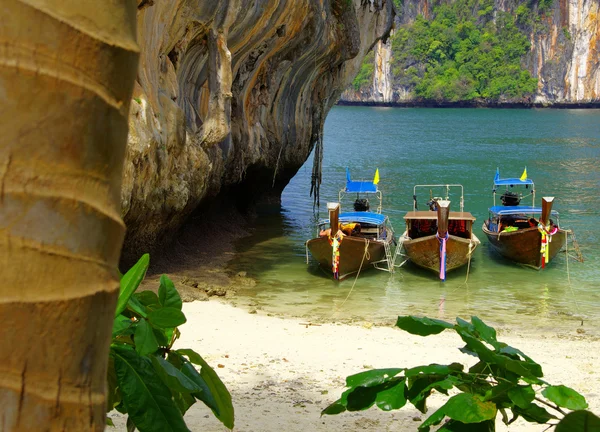 Barche in Mare delle Andamane, Thailandia — Foto Stock