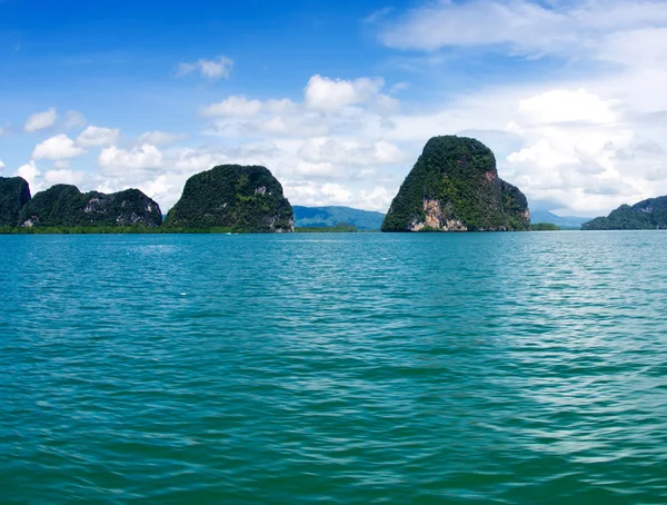 Felsen und Meer in Thailand — Stockfoto