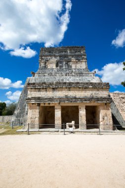 Tüylü yılan piramit chichen Itza sitesinde