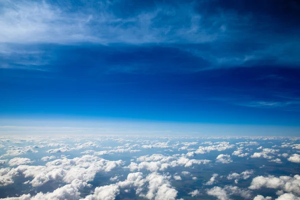 云彩的天空背景 — 图库照片