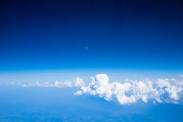 云彩的天空背景 — 图库照片