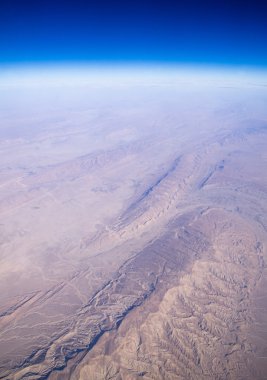 Mavi gökyüzündeki bulutlar