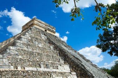 Tüylü yılan piramit chichen Itza sitesinde