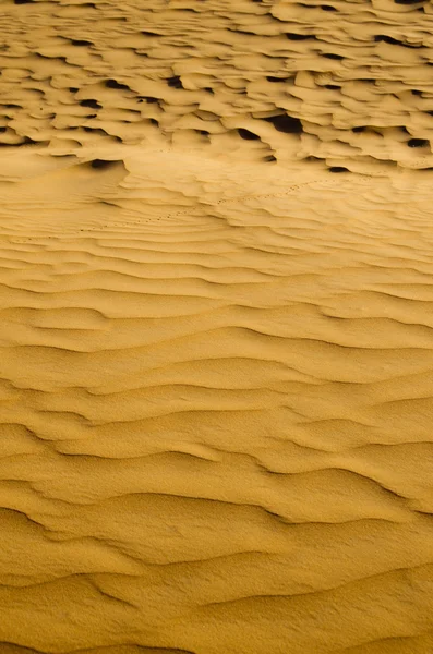 Песчаная текстура в пустыне — стоковое фото