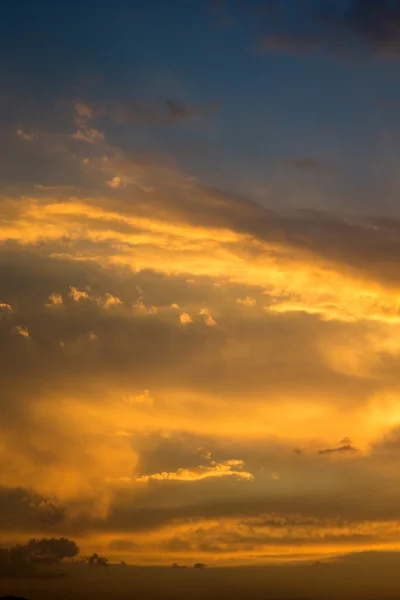 Fond du ciel sur le coucher du soleil — Photo