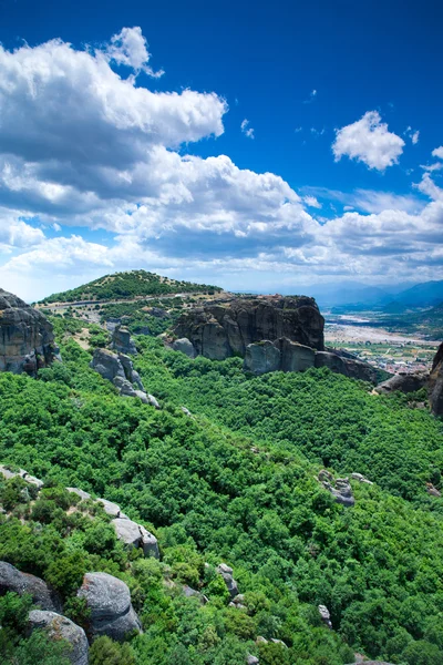 Klooster op de top van rots in meteora — Stockfoto