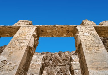 Mısır'daki Karnak Tapınağı kalıntıları