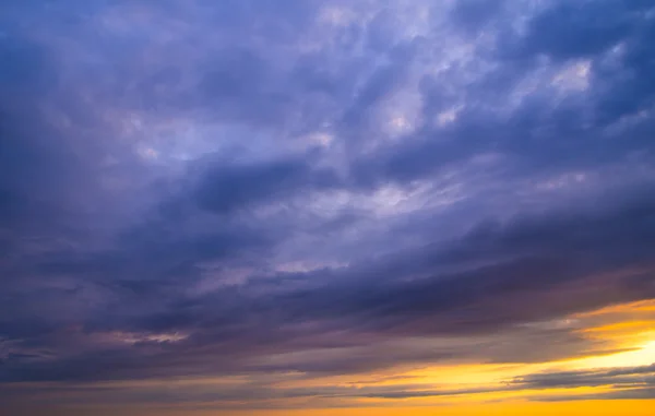 雲と太陽と空 — ストック写真