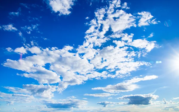 Modrá obloha pozadí — Stock fotografie