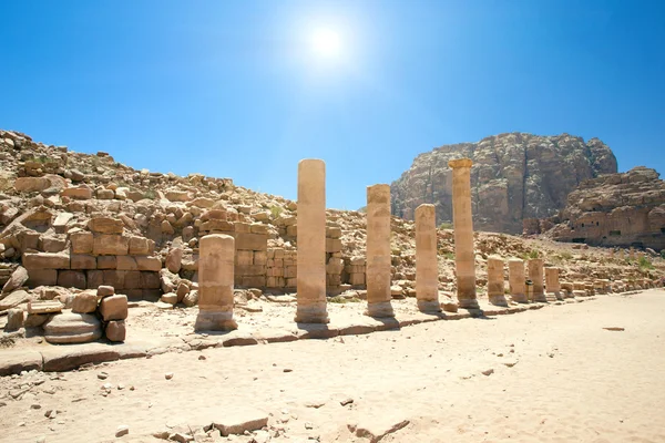 Röda klippformationer i Petra — Stockfoto