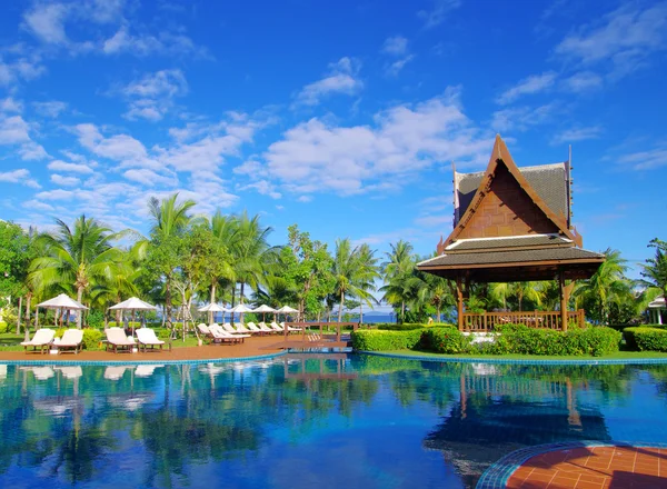 Piscina tropical — Fotografia de Stock