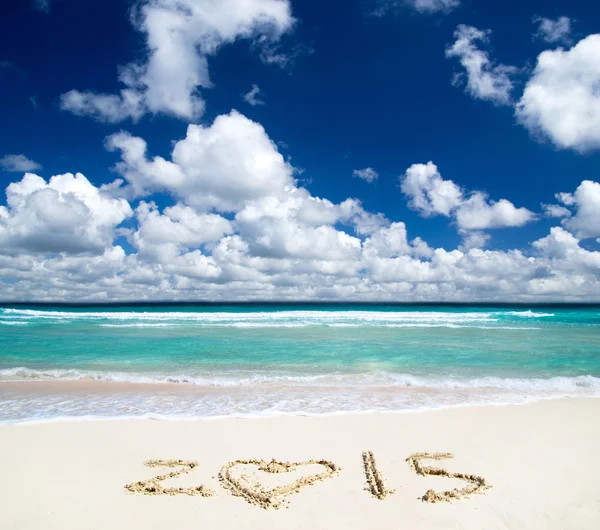 Tropical sea under  blue sky — Stock Photo, Image