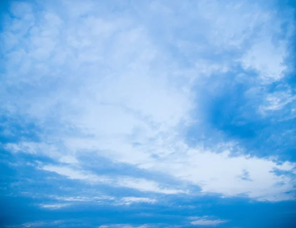 Blauer Himmel Hintergrund — Stockfoto