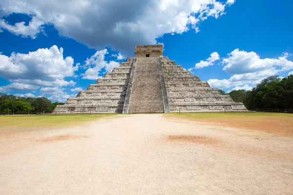 Kukulcan piramide in Chichén Itzá site — Stockfoto