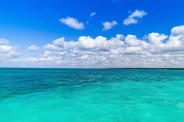 海滩和热带海 — 图库照片