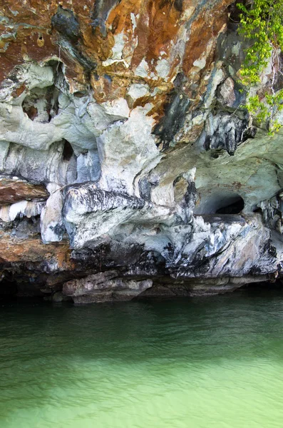 Cueva y mar en Krabi —  Fotos de Stock