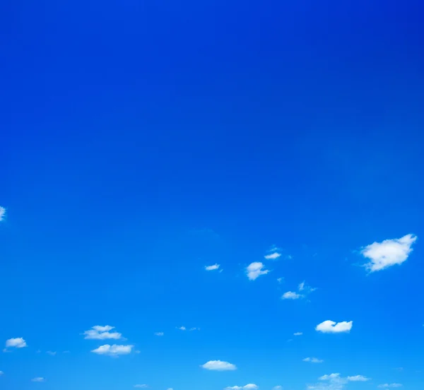 Céu azul fundo — Fotografia de Stock