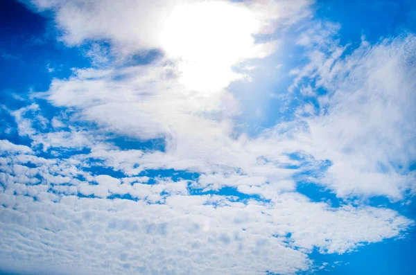 Céu azul fundo — Fotografia de Stock