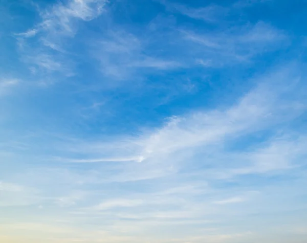 Blauer Himmel Hintergrund — Stockfoto