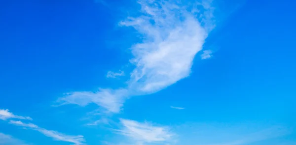 Céu azul fundo — Fotografia de Stock