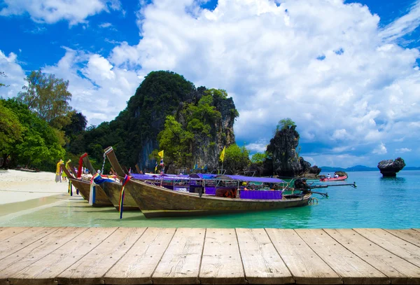 Tropischer Strand und andamanisches Meer — Stockfoto