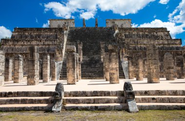 Chichen Itza Tüylü yılan piramit