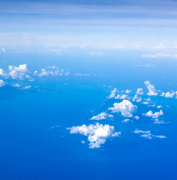 Blå himmel bakgrund — Stockfoto