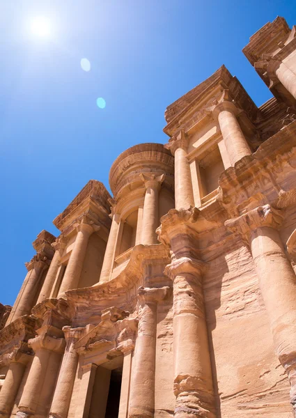 Antika tempel i petra — Stockfoto