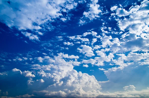 Blå himmel bakgrund — Stockfoto