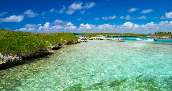 Caribische zee en hemel — Stockfoto