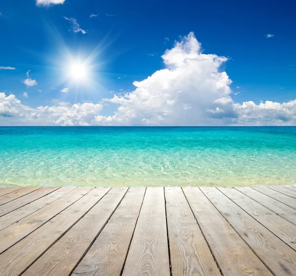 Playa y mar tropical — Foto de Stock