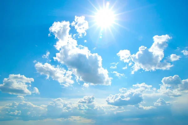 Cielo azul fondo con nubes —  Fotos de Stock