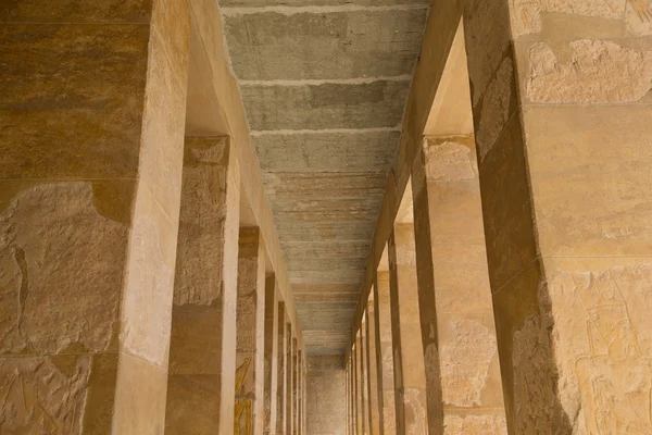 Templo de Hatshepsut perto de Luxor — Fotografia de Stock