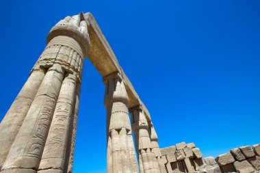 Mısır'daki Karnak Tapınağı kalıntıları