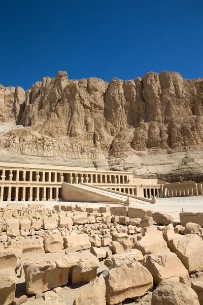 Templo de Hatshepsut perto de Luxor — Fotografia de Stock