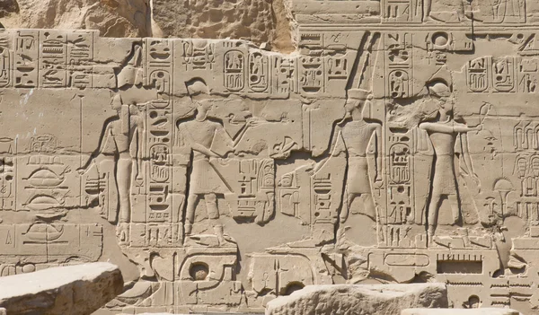 Vieux hiéroglyphes égyptiens — Photo