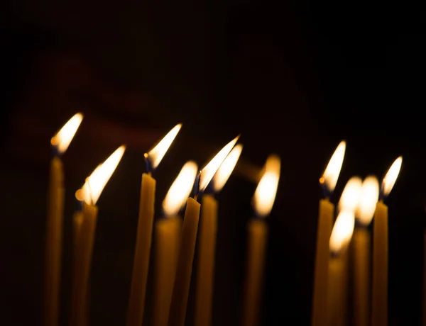 Candele fiamma di notte — Foto Stock