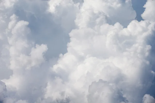 白い雲と青い空 — ストック写真