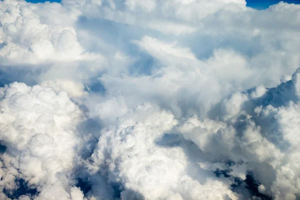 白い雲と青い空 — ストック写真