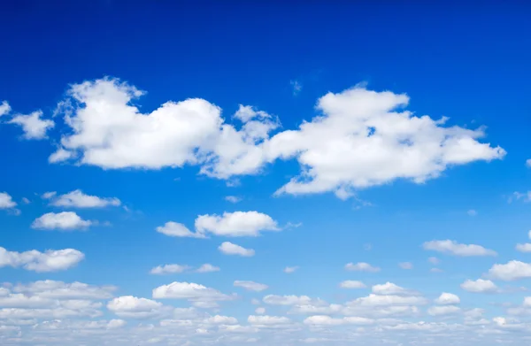 白い雲と青い空 — ストック写真