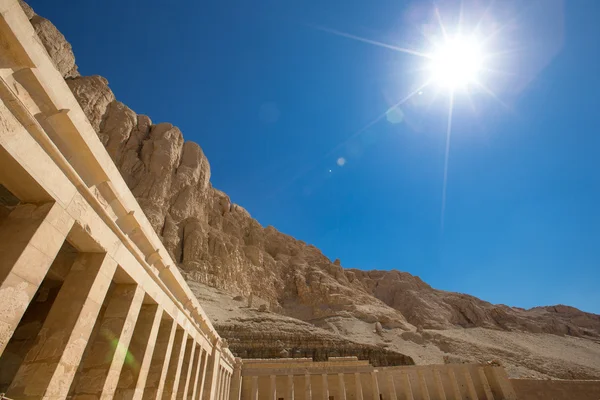 El templo de Hatshepsut cerca de Luxor —  Fotos de Stock