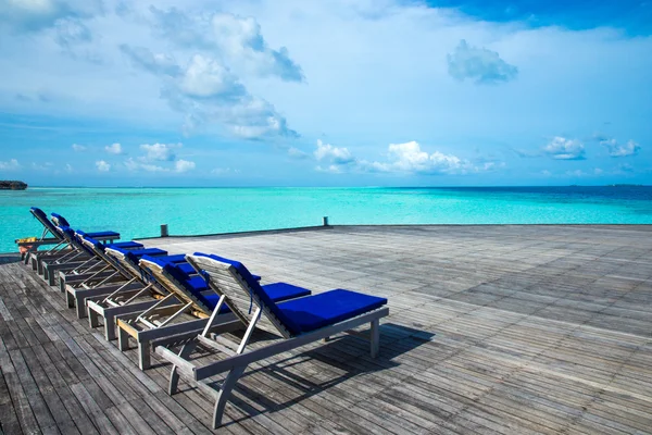 Spiaggia tropicale bianca alle Maldive — Foto Stock
